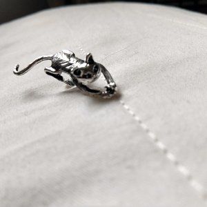 earring cuff cat silver black detail